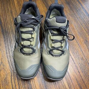 Men's Terrex Swift R3
Gore-Tex hiking shoes.